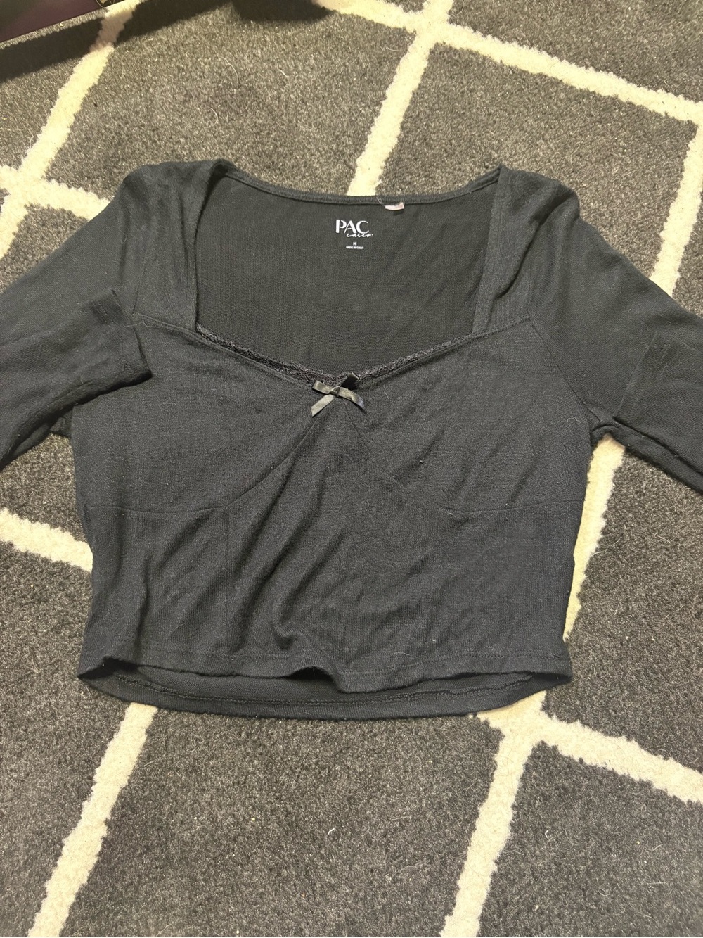 Pacsun thin cropped long-sleeve with cute bow detail